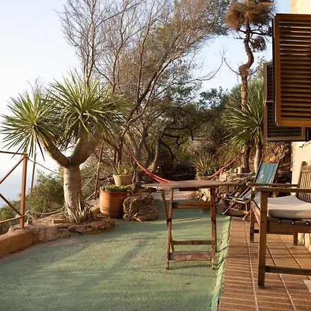 Casa Amarilla De Playa Benijo * Almaciga